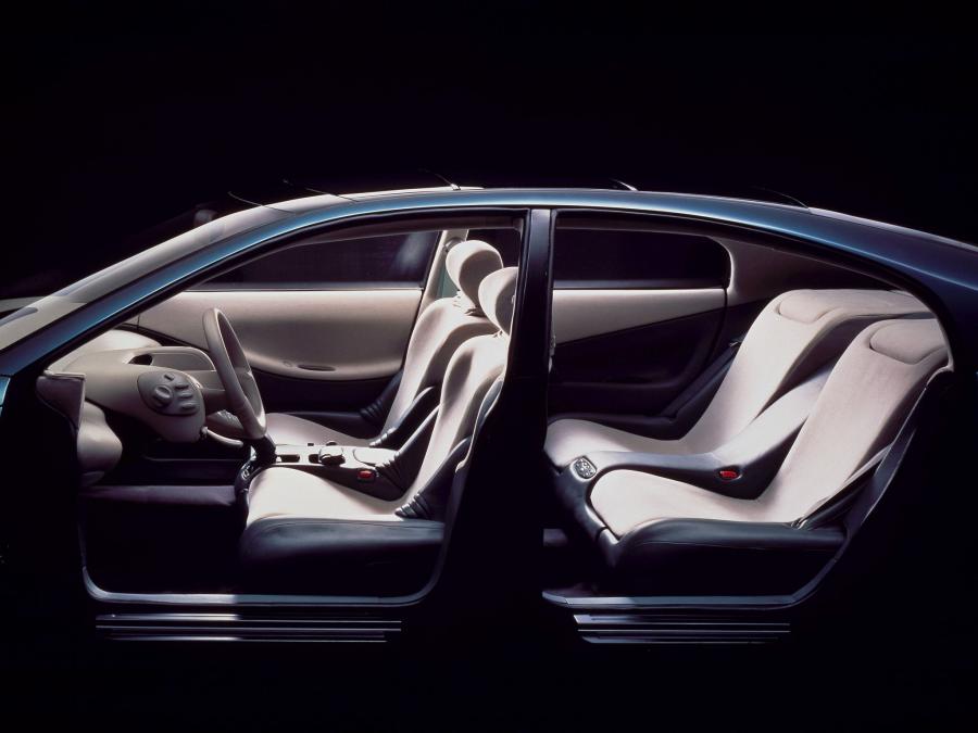  Nissan Primera-X Concept 1989 года  (фото 3 из 6)